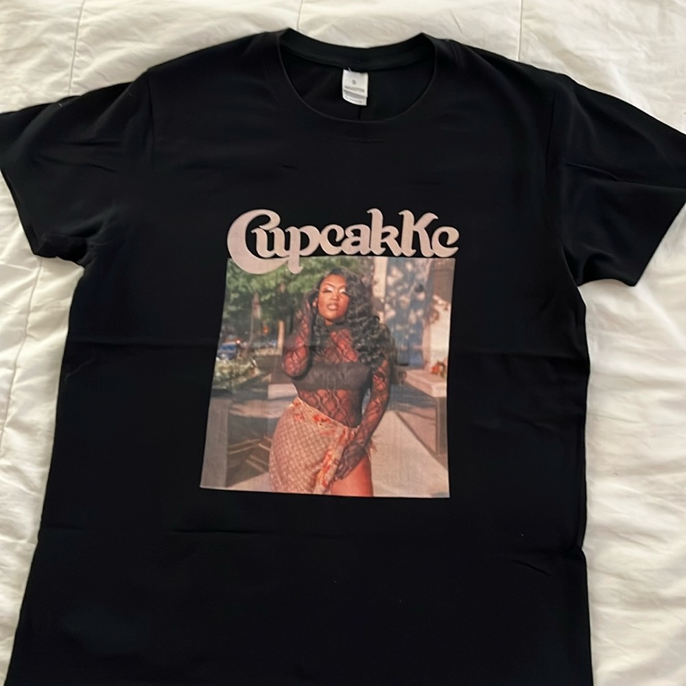 Men’s cupcake (Rapper) T-shirt